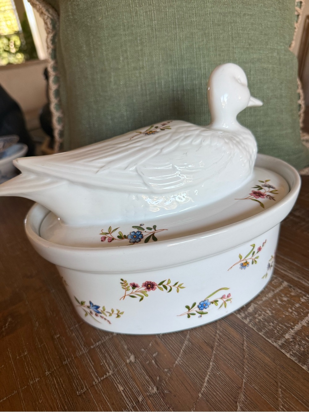 Cordon Bleu White Floral Porcelain Covered Dove Dish- Microwave and oven proof. - Picture 2 of 6